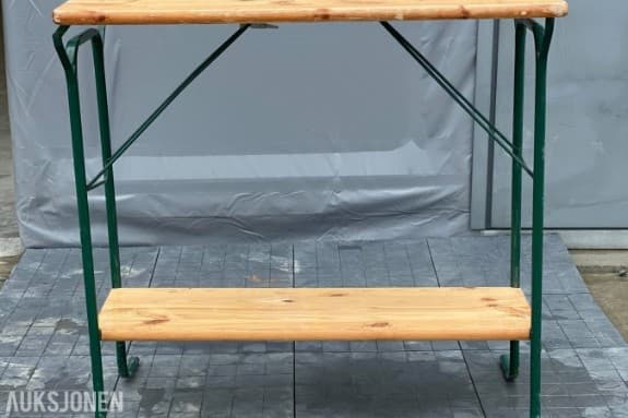 26 stk. Barbord / Ståbord i tre – sammenleggbare
