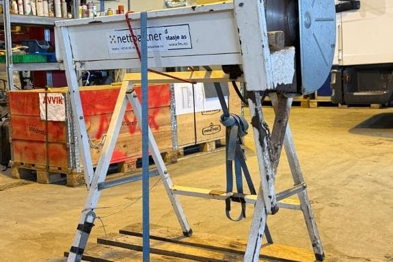 Tysse 400 B/1kapp-/metallsag på stativ