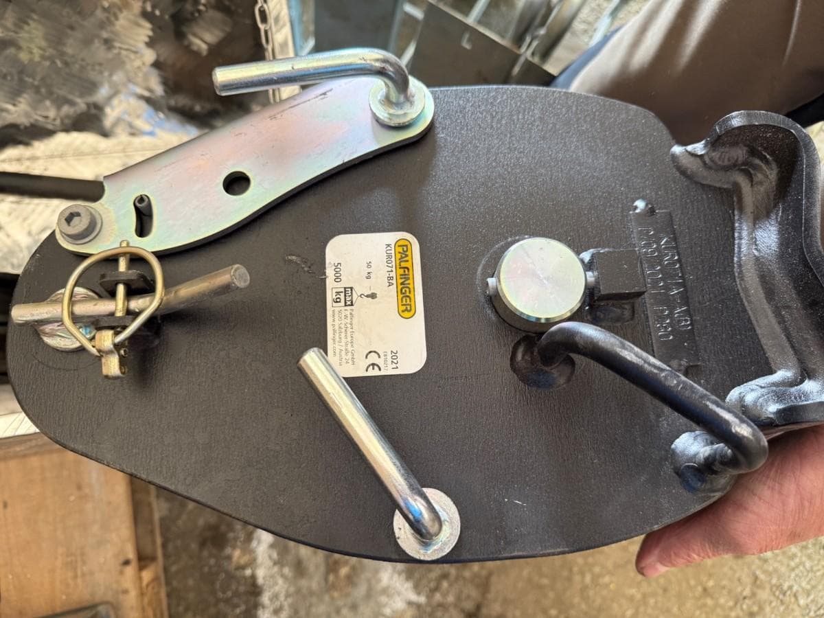 Various crane equipment – Palfinger, hooks, winch etc.