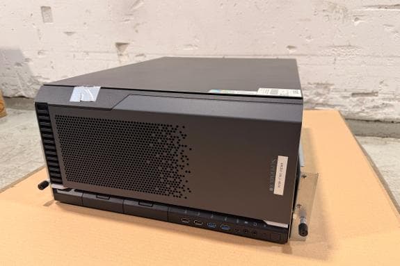 Supermicro workstation med AMD Ryzen Threadripper PRO og Palit GeForce RTX 4090 24GB