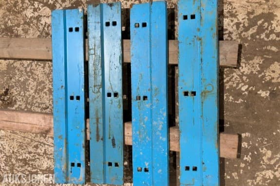 4 lengder ubrukt slitestål 19x150x792 mm