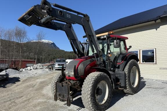 2012 Valtra N121 traktor - frontlaster - rep.objekt