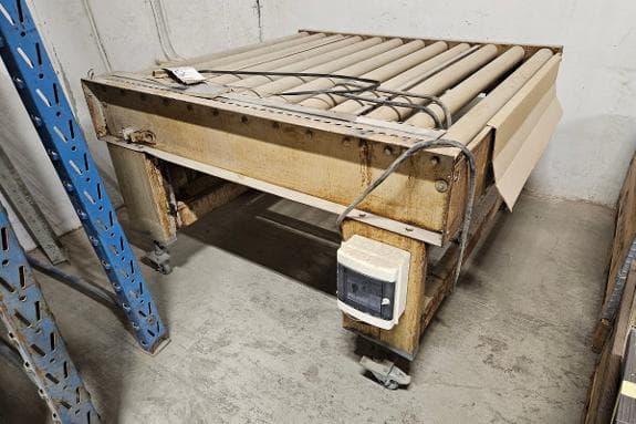 Motorisert rullebord - Bonfiglioli girmotor 0,37 kW - Moeller PKZM0-2,5 motorvern og DIL EM-10 kontaktor - rullebredde ca. 95 cm - lengde ca. 150 cm