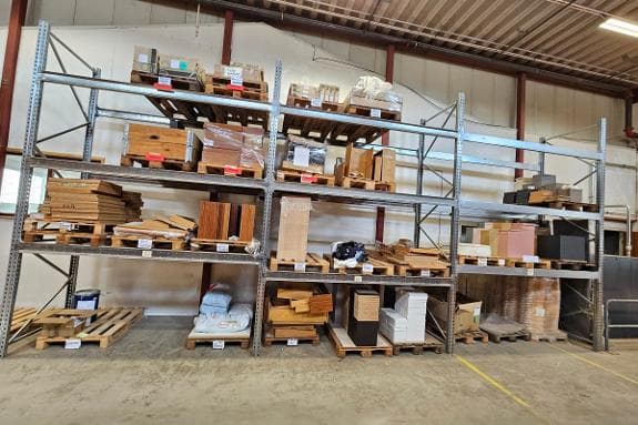 Pallereol P90 Silverline - lengde ca. 8,5 m - høyde ca. 4,0 m - dybde ca. 1,0 m - helgalvanisert