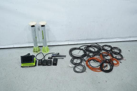 DigPilot GNSS-2ST maskinstyringssystem med GNSS-antenner og panel-PC