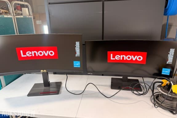 2 stk Lenovo ThinkVision T34w-20 34" UWQHD buede skjermer med tilbehør