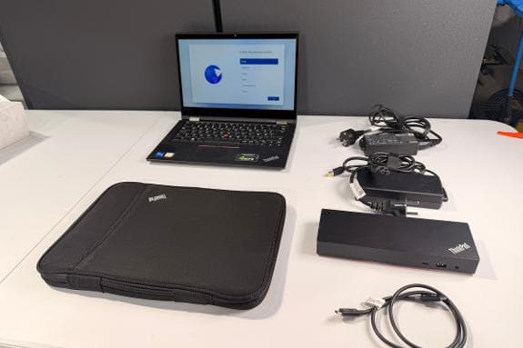 2022 Lenovo ThinkPad L13 Yoga Gen 2 med Intel Core i5 og dokkingstasjon