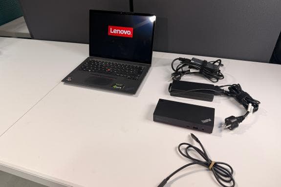 2023 Lenovo ThinkPad L13 Yoga Gen 4 Ryzen 5 PRO berøringsskjerm og dokkingstasjon