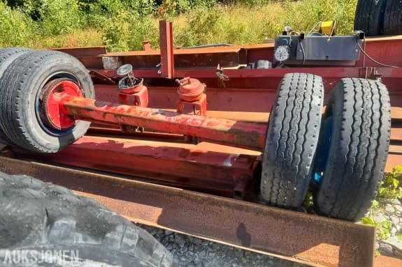 2 stk BPW aksel ECO 9010 - tvillinghjul på begge sider - tillatt akseltrykk 9000 kg - trommelbrems med membransylindere - total bredde omtrent 270 cm
