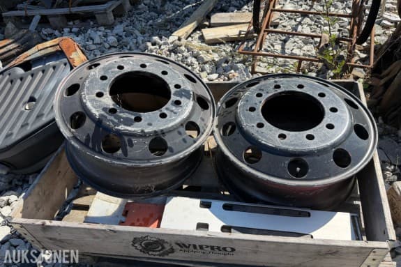 Lastebilfelger Volvo VN - 2 stk samlet - 10 bolthull per felg - 10 lettehull i felgskiven