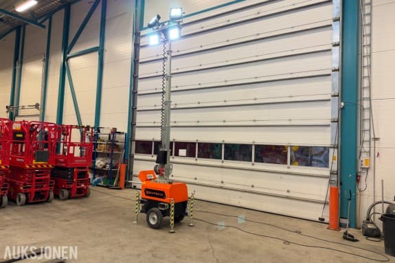 2023 X-Chain 4x160W LED Heavy Duty lysmaste