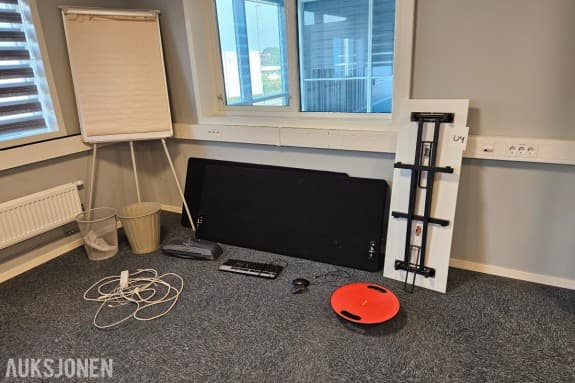 Kontorutstyr - Fellowes Saturn A3 lamineringsmaskin - To bordskjermer - Flipover - HP tastatur og mus ⁠