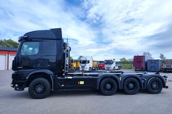 Mercedes-Benz Arocs 3253 Tridem krokbil – 530 hk – JOAB krokpåbygg – lav km