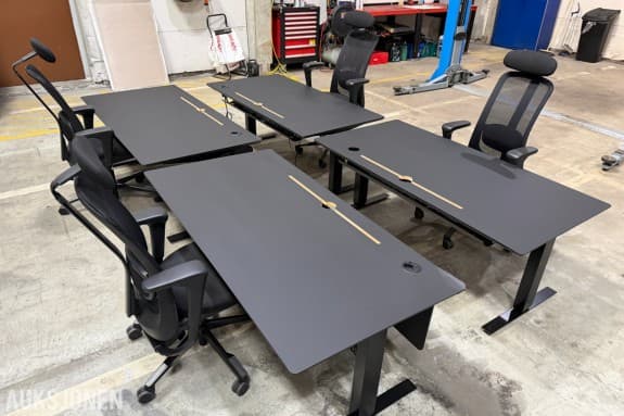 4 stk HÅG SoFi kontorstoler med 4 stk Swedstyle elektriske hev-/senk skrivebord 160 × 80 cm