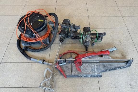 Fliskutter, Eibenstock blandemaskiner, støvsuger, arbeidslampe og varmevifte
