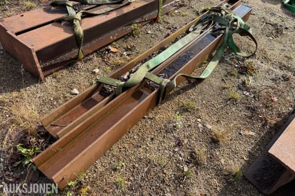 2 stk H bjelker 140x140 mm - Ca 255 cm / Ca 510cm - Beregnet ca 172 kg