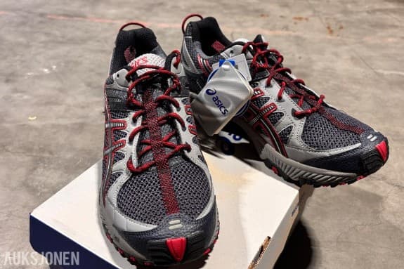 Stort parti ASICS trenings- og terrengsko i originalesker – ca. 1 474 par