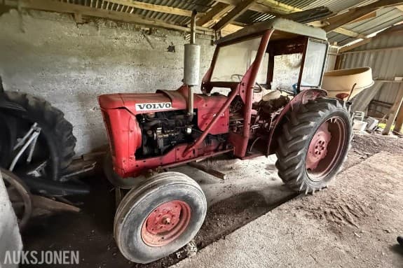 1966 Volvo 400 traktor 37143 timer m/ hytte 
