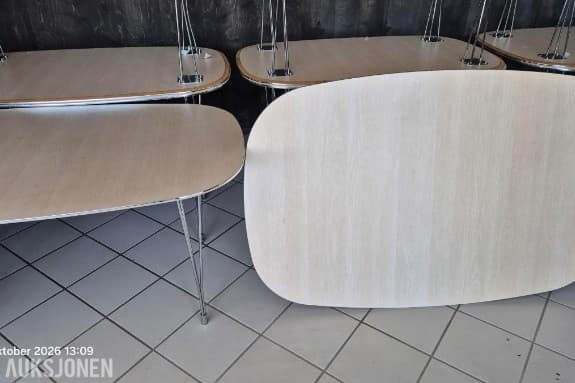 8 stk bord – kantinebord / møtebord med kromunderstell