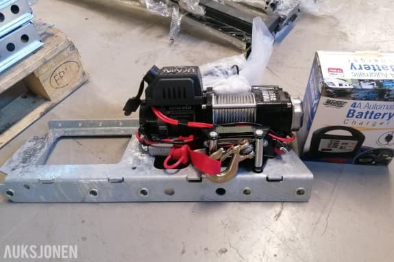 Helt ny el-vinsj med brakett til Brian James Race Sport og RT4