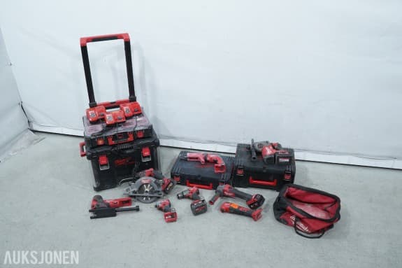 Parti Milwaukee M18 batteriverktøy - 8 maskiner, batterier, ladere og verktøykasser