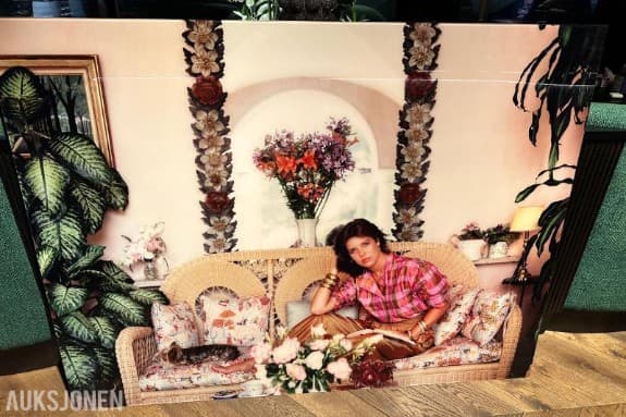 Princess Caroline and Pet 1977 1 av 150