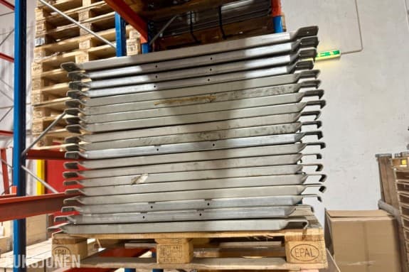 19 stk Dexion stålhyller til reolsystem – 113 x 84 cm