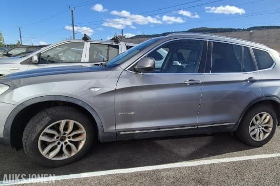 2013 BMW X3 xDrive20i 184HK AUTOMAT SPORTSSETER GLASSTAK