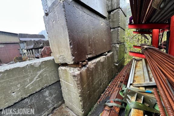 17 stk Parti med kraftige betonglodd - betongblokker selges samlet