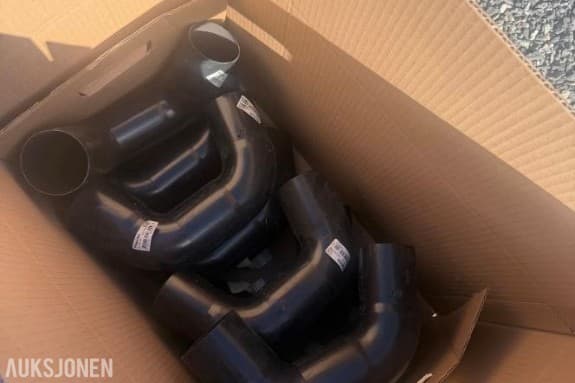parti med nye  Plastmo takrenne deler ,kroker ,bend løvsamler 