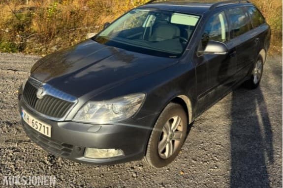 2010 Skoda Octavia 1.9 105hk  4X4 servicer fulgt s+v dekk 