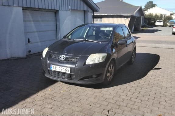 2008 Toyota Auris 1.4 diesel 90hk Hengerfeste s+v dekk, selges med ny eu godkjenning