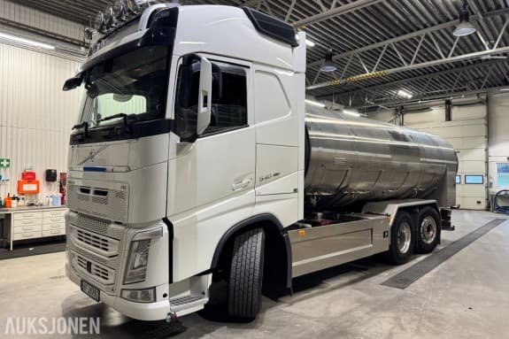 2020 Volvo FH540 tankbil med 15000 liter tank. EURO 6