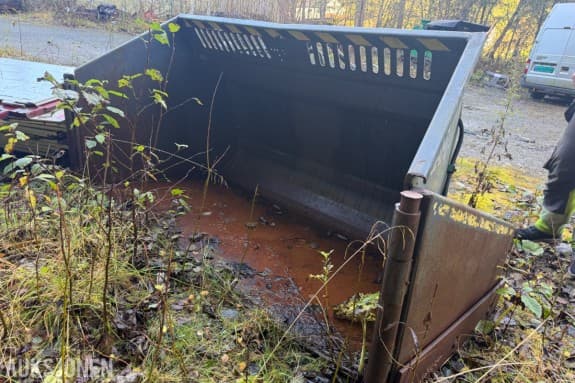 Stor hydraulisk  klappvingeskuffe / snøskuffe – rep.objekt