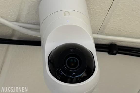2020 UniFi Protect komplett kamarasystem - 11 kameraer + Cloud Key og PoE-switcher UniFi Protect