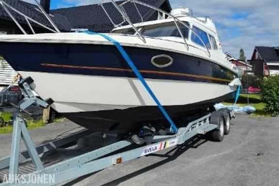 2010 Bella Falcon 26 med Cummins mercrusier 320 