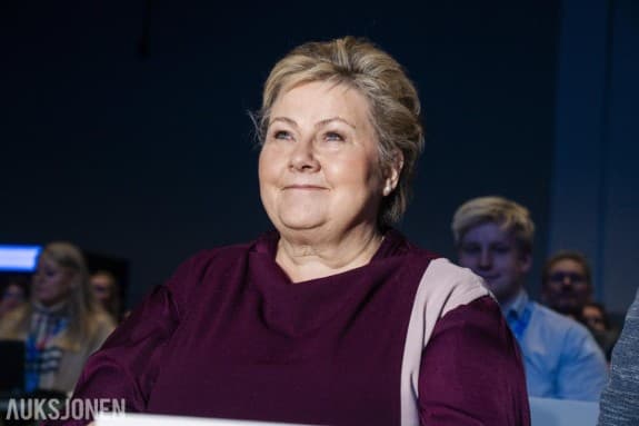 Auksjonsmiddag med 3 tidl. statsministre, en stjernekokk og hele Norges Bettan