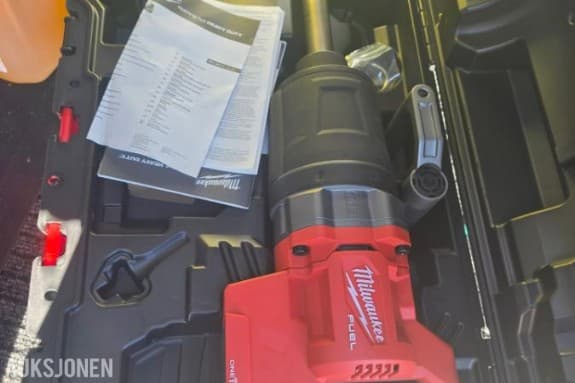 2025 MILWAUKEE 1'' MUTTERTREKKER 2711NM UTEN BATTERI OG LADER MILWAUKEE 1" MUTTERTREKKER 2711NM UTEN BATTERI OG LADER
