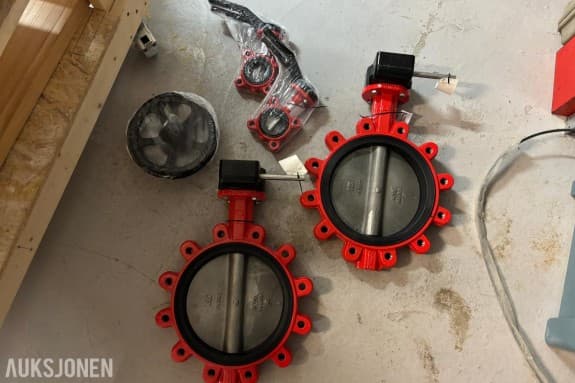 Parti med 15 Pneumatiske Luftstyringer og 4 Butterflyventiler DN50/DN250 - Ubrukt