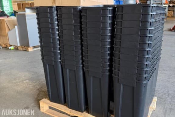 50 liter svart avfallsbeholder med svart lokk.  2023