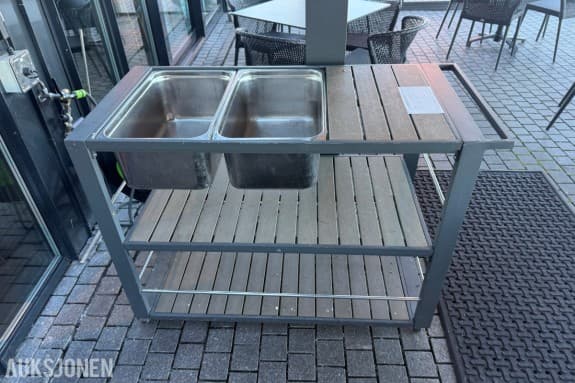 Benk til utendørsbruk