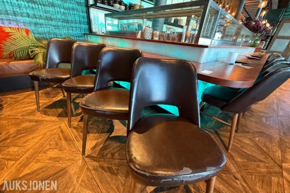 4 stk. restaurantstoler med mørkebrunt trekk og treben