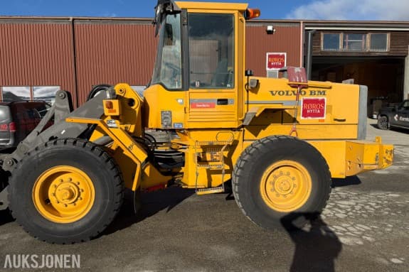 1994 Volvo BM L70B hjullaster, 10 300 kg - SELGES MED  2 stykk HJULLASTERSKUFFER