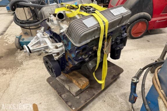 Chevrolet  305 motor med 2 stk fordelere