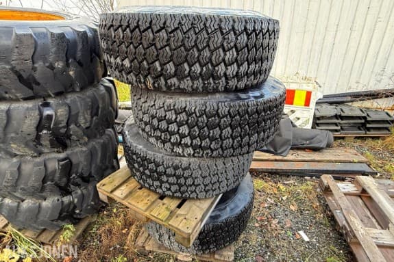 Volvo L35 Hjul 4 STK med felg - Seip og pigg