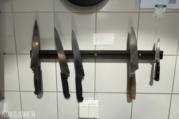 5 stk. kjøkkenkniver med magnetisk knivlist – B112 