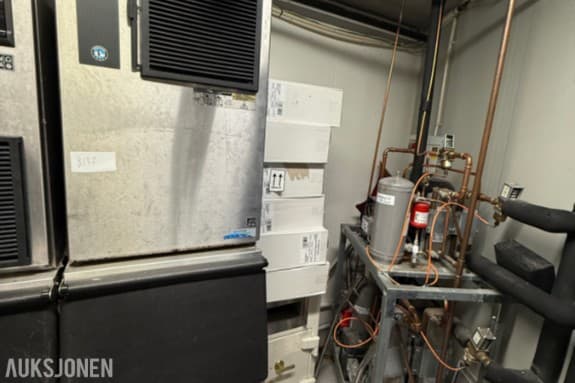 Selges en profesjonell isbitmaskin fra anerkjente Hoshizaki, modell IM-300AKE-SB. Hoshizaki er kjen 