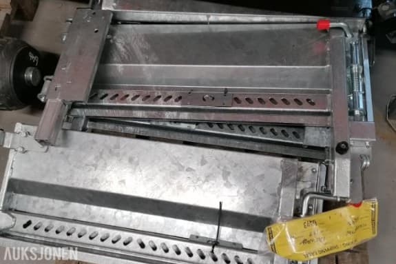 1 sett Helt nye sidehengselet bakkarm til Tipper 2 med bredde 160 cm 