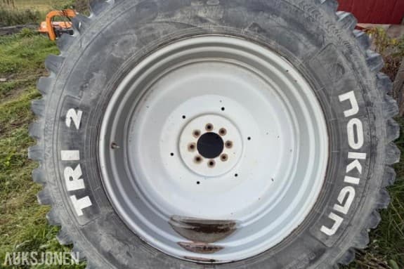 Nokian TRI 2 industrihjul med felg til Massey Ferguson