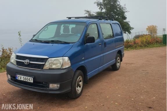 2010 Toyota HiAce 2.5 Diesel 4WD, 161534km, 6 seter, Kort utgave, Hengerfeste, S+V dekk, EU OK til 08.2028